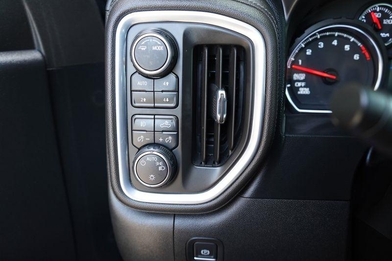 Chevrolet Silverado 1500 4WD Double Cab 147" RST 2021