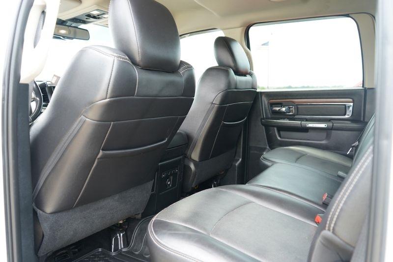 RAM 3500 4WD Crew Cab 169" Laramie 2016