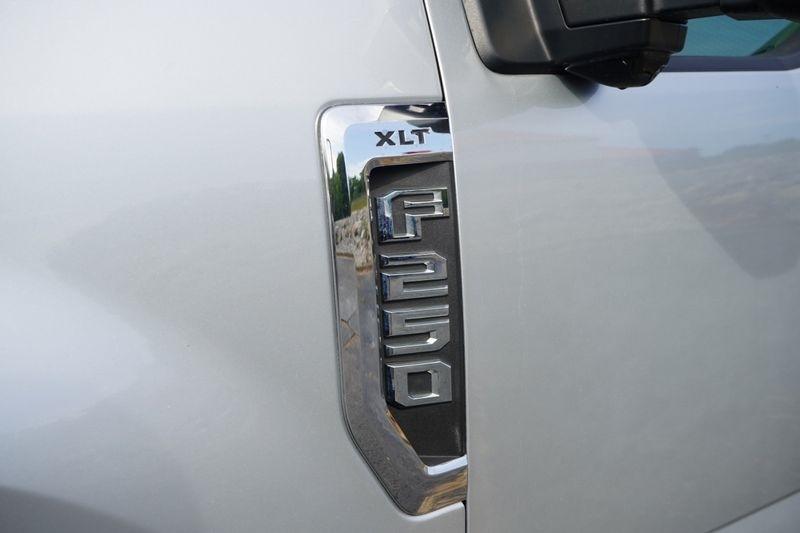 Ford Super Duty F-250 SRW Lariat 4WD SuperCab 8' Box 2018