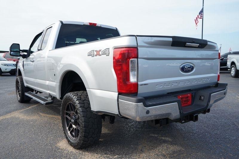 Ford Super Duty F-250 SRW Lariat 4WD SuperCab 8' Box 2018