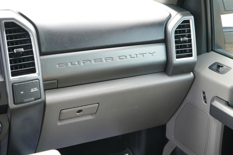 Ford Super Duty F-250 SRW Lariat 4WD SuperCab 8' Box 2018