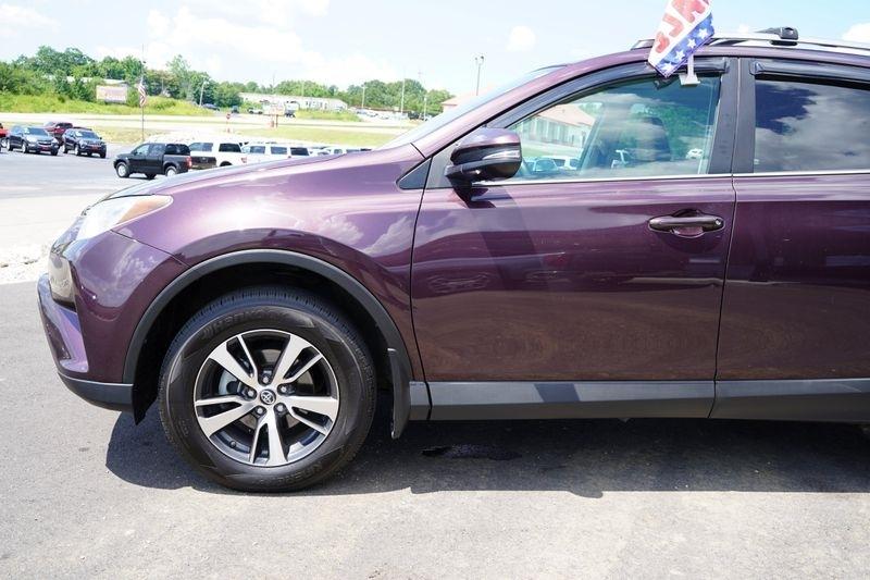 Toyota RAV4 XLE AWD (Natl) 2017