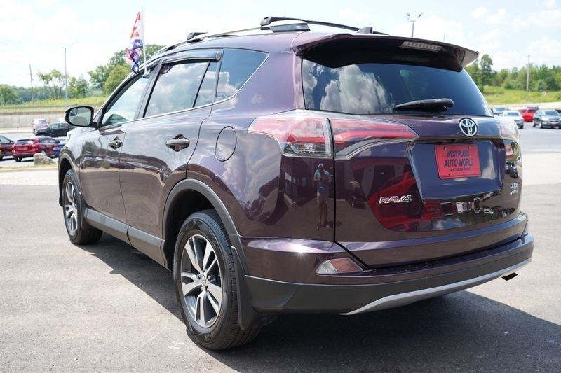 Toyota RAV4 XLE AWD (Natl) 2017
