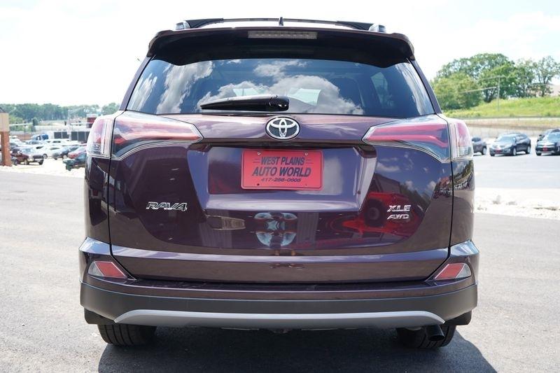 Toyota RAV4 XLE AWD (Natl) 2017