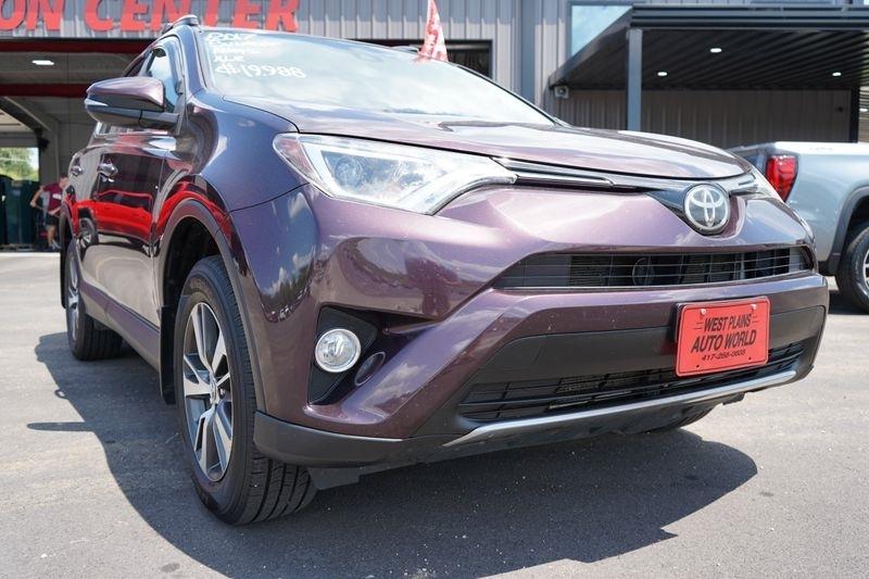 Toyota RAV4 XLE AWD (Natl) 2017