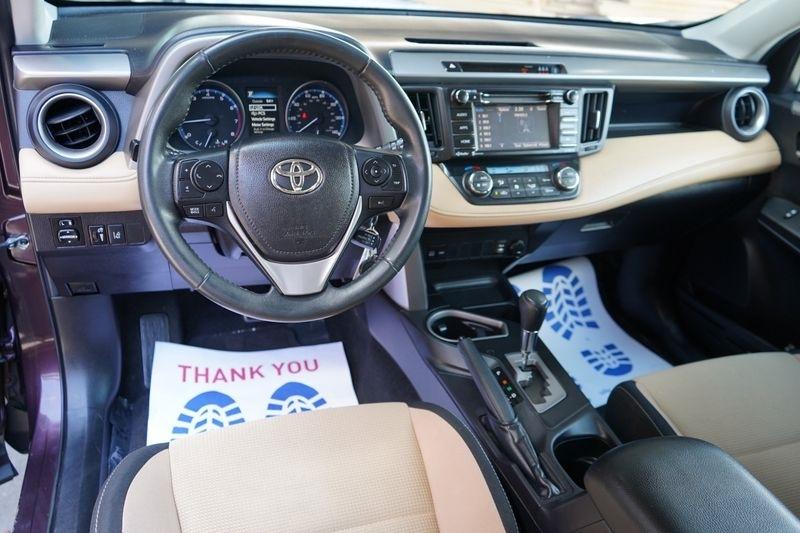 Toyota RAV4 XLE AWD (Natl) 2017