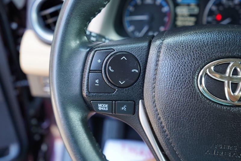 Toyota RAV4 XLE AWD (Natl) 2017