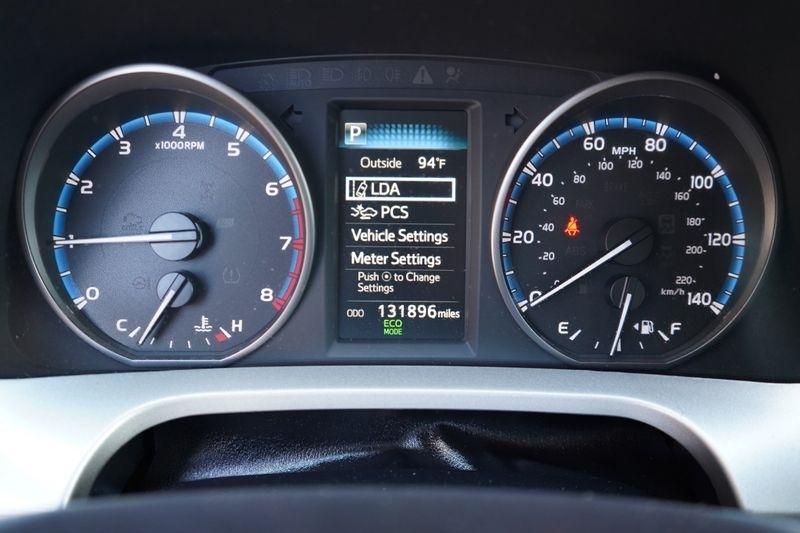 Toyota RAV4 XLE AWD (Natl) 2017