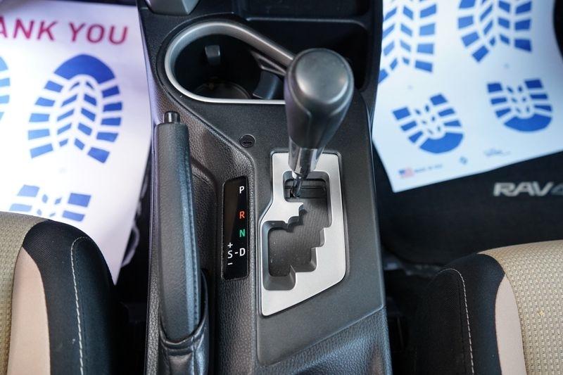 Toyota RAV4 XLE AWD (Natl) 2017