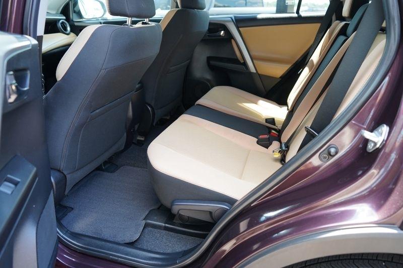 Toyota RAV4 XLE AWD (Natl) 2017
