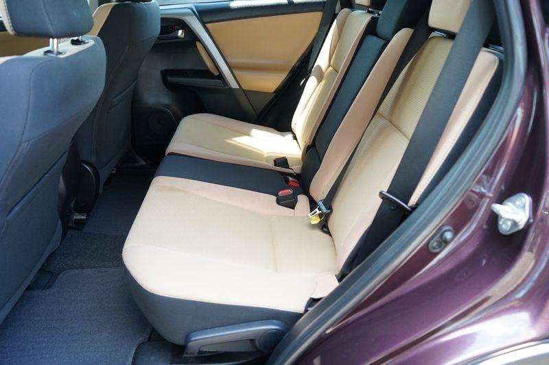 Toyota RAV4 XLE AWD (Natl) 2017