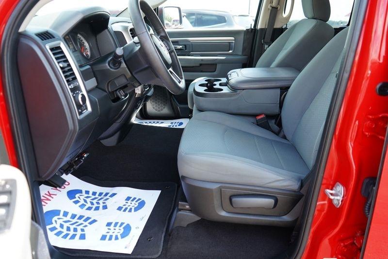 RAM 1500 SLT 4x4 Quad Cab 6'4" Box 2017