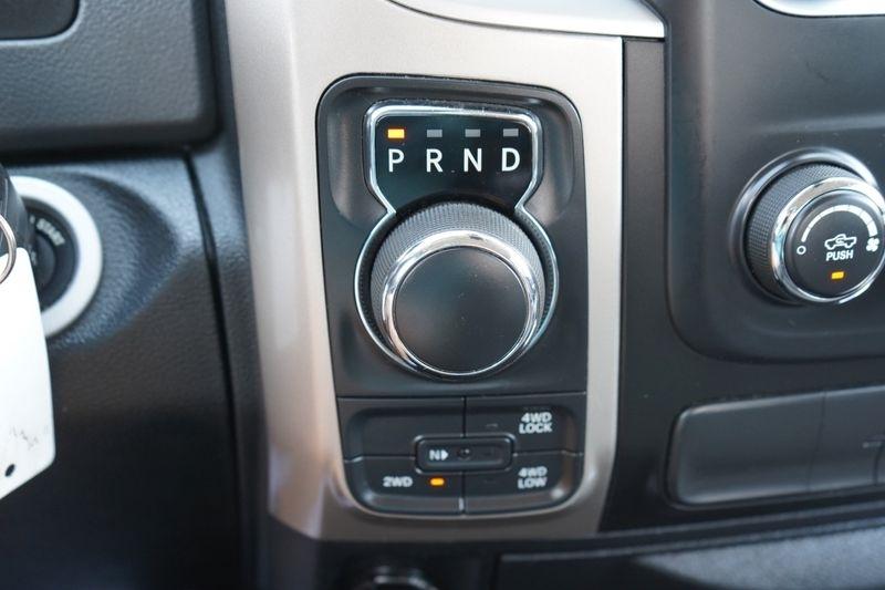 RAM 1500 SLT 4x4 Quad Cab 6'4" Box 2017