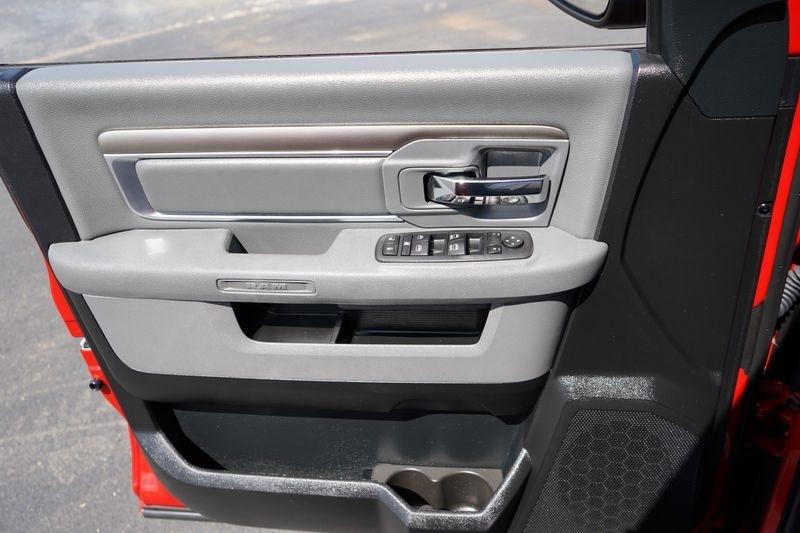 RAM 1500 SLT 4x4 Quad Cab 6'4" Box 2017