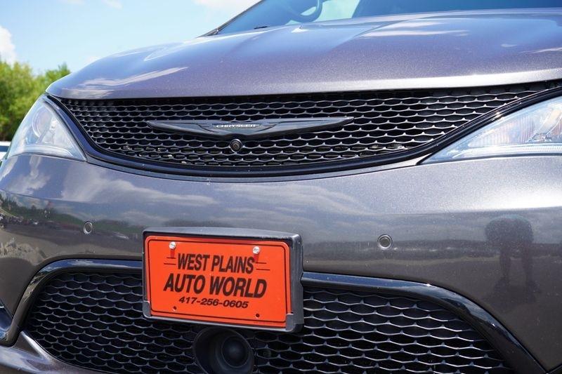 Chrysler Pacifica Touring L Plus FWD 2019