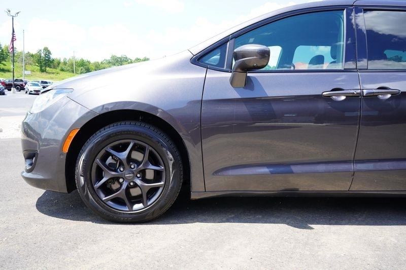 Chrysler Pacifica Touring L Plus FWD 2019