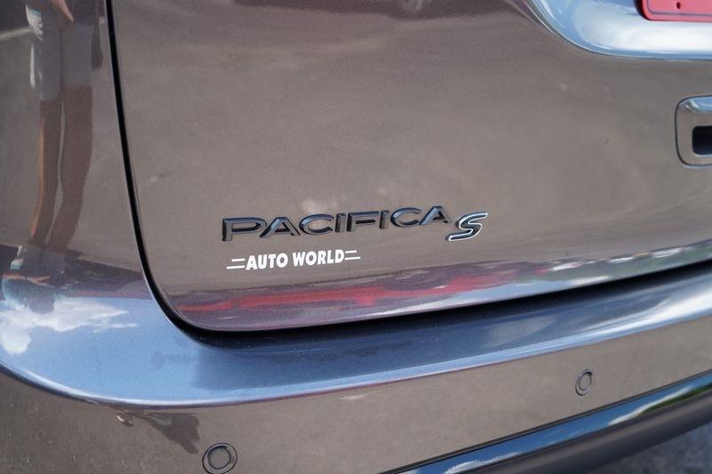 Chrysler Pacifica Touring L Plus FWD 2019
