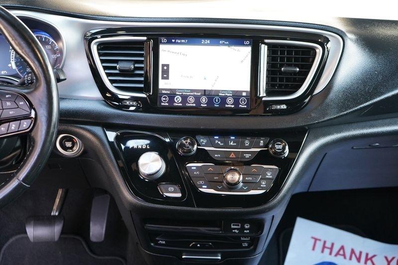 Chrysler Pacifica Touring L Plus FWD 2019