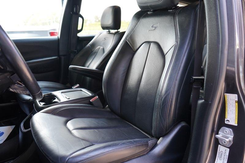 Chrysler Pacifica Touring L Plus FWD 2019