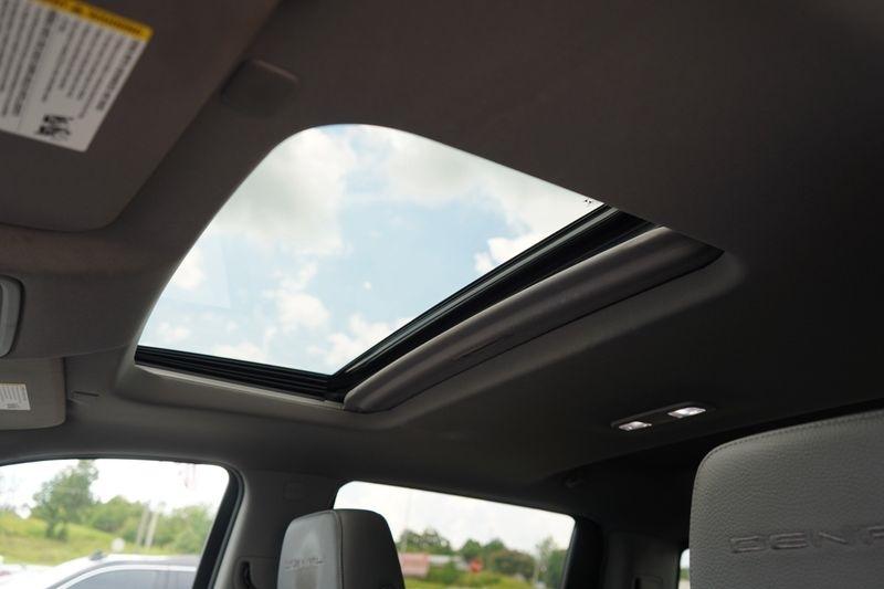 GMC Sierra 1500 4WD Crew Cab 147" Denali 2021