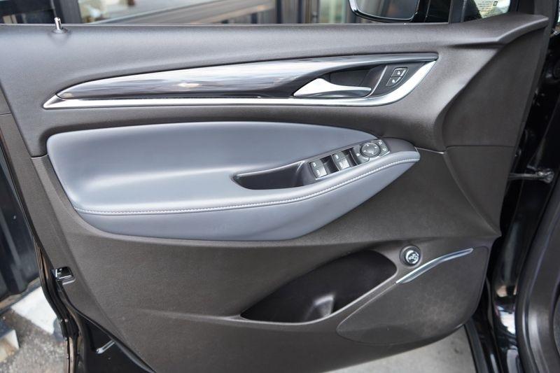 Buick Enclave FWD 4dr Essence 2021
