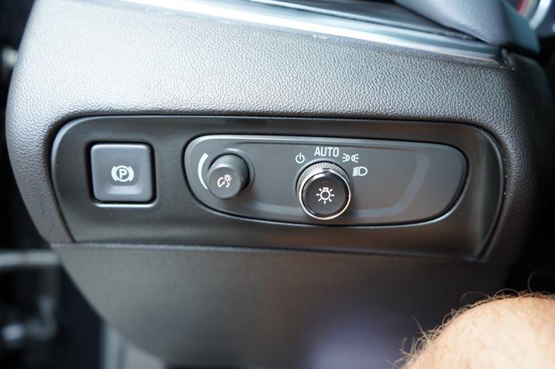 Buick Enclave FWD 4dr Essence 2021