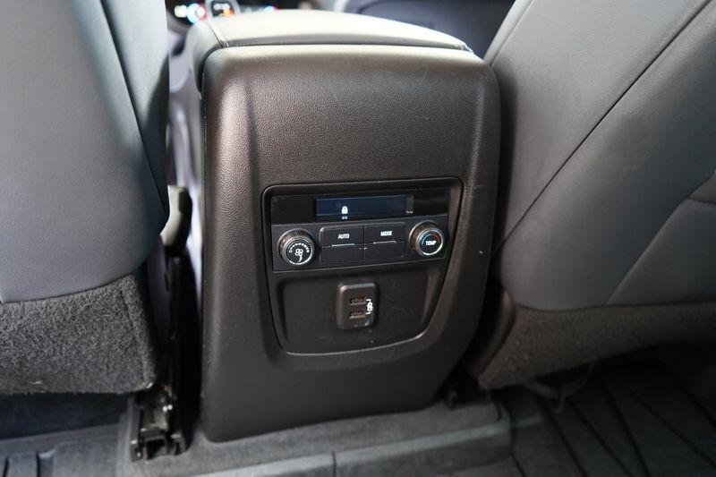 Buick Enclave FWD 4dr Essence 2021