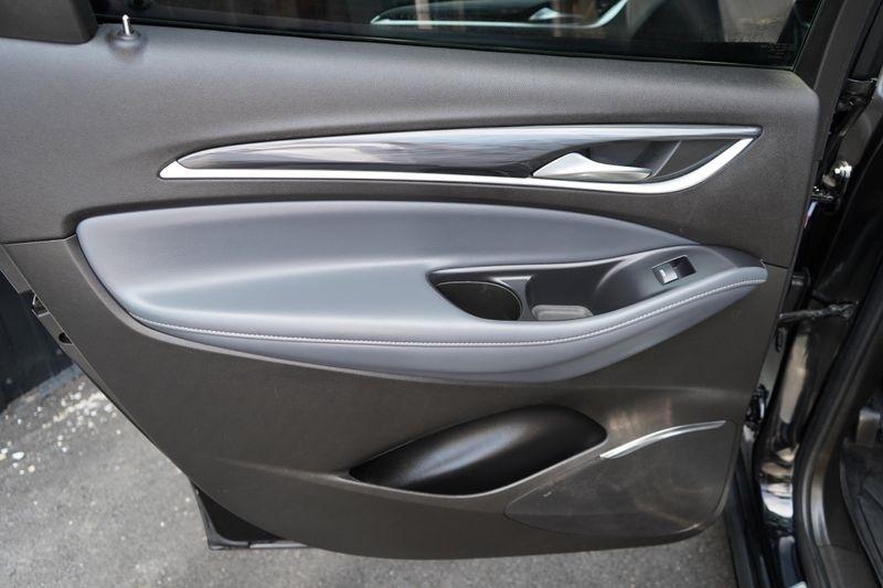 Buick Enclave FWD 4dr Essence 2021