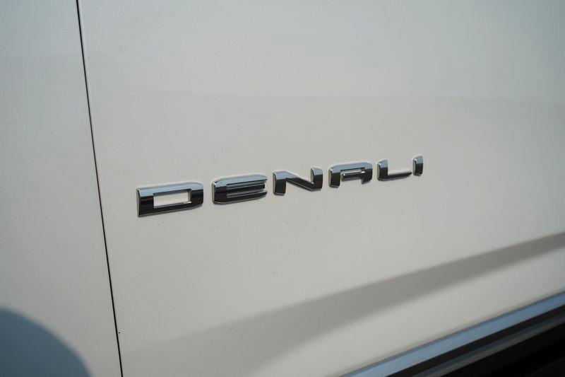 GMC Yukon 4WD 4dr Denali 2021
