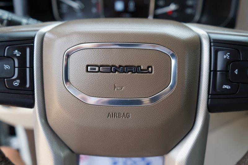 GMC Yukon 4WD 4dr Denali 2021