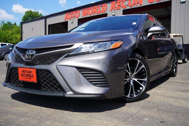2019 Toyota Camry LE Auto (Natl)