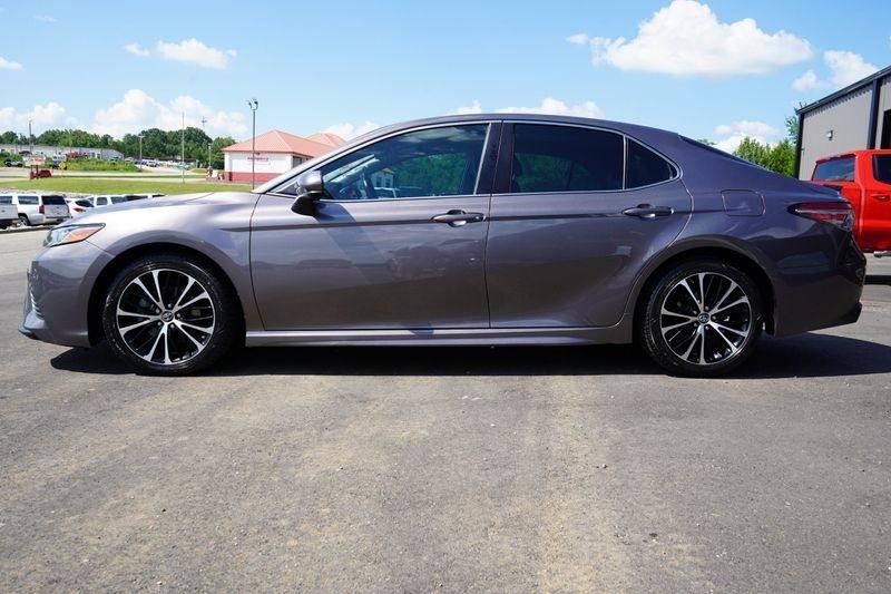 Toyota Camry XLE Auto (Natl) 2019