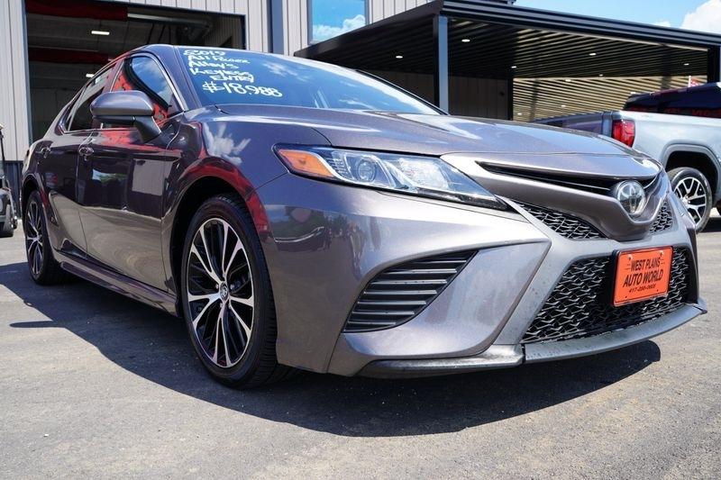 Toyota Camry XLE Auto (Natl) 2019