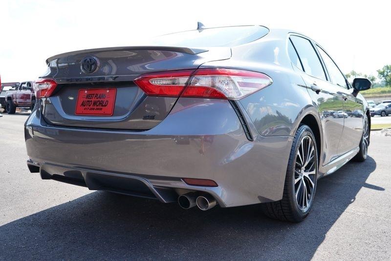 Toyota Camry XLE Auto (Natl) 2019