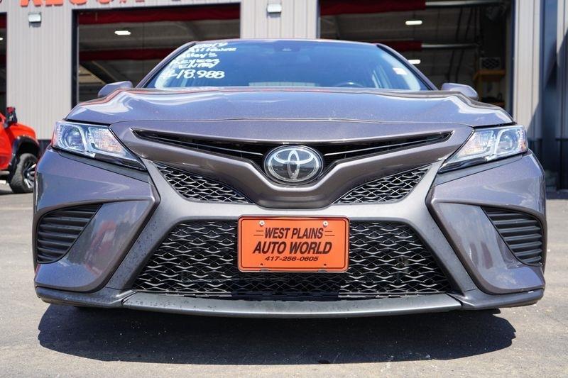 Toyota Camry XLE Auto (Natl) 2019