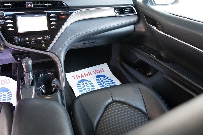 Toyota Camry XLE Auto (Natl) 2019