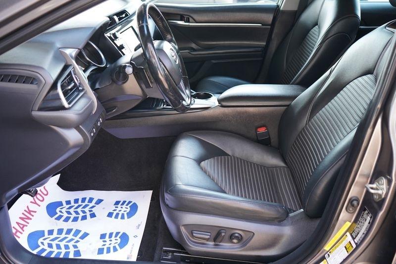Toyota Camry XLE Auto (Natl) 2019