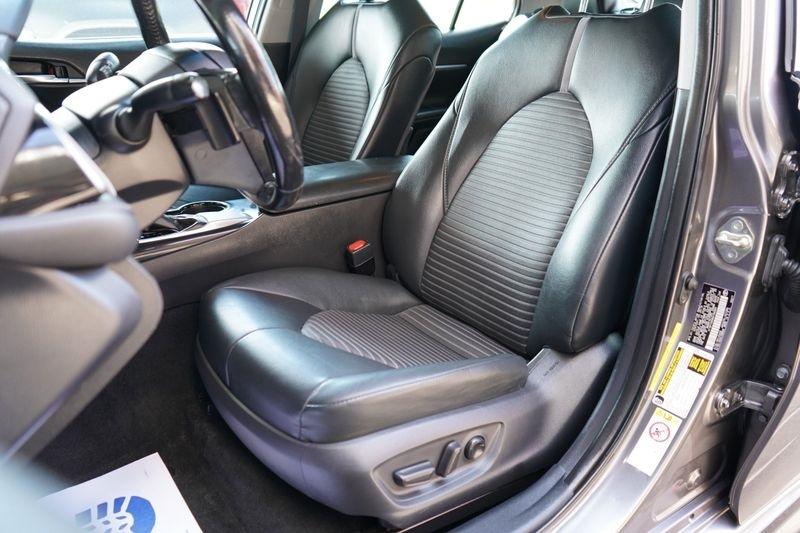 Toyota Camry XLE Auto (Natl) 2019