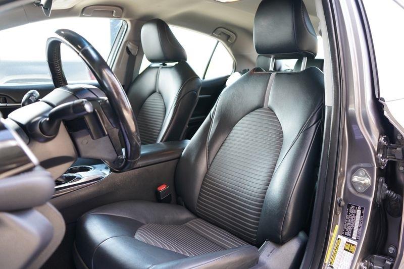 Toyota Camry XLE Auto (Natl) 2019