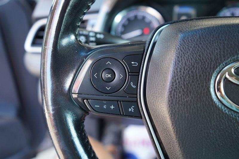 Toyota Camry XLE Auto (Natl) 2019