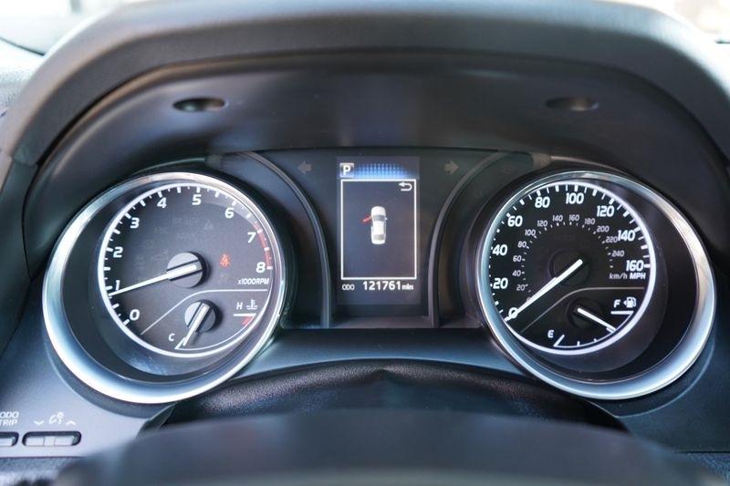 Toyota Camry XLE Auto (Natl) 2019
