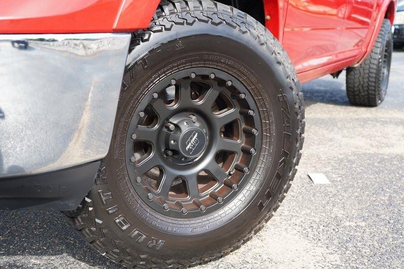 RAM 1500 4WD Crew Cab 140.5" Laramie 2016