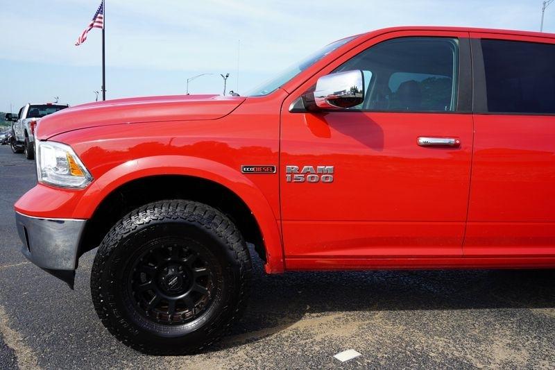 RAM 1500 4WD Crew Cab 140.5" Laramie 2016