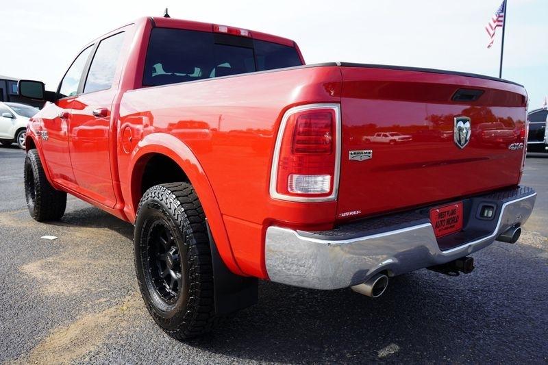 RAM 1500 4WD Crew Cab 140.5" Laramie 2016