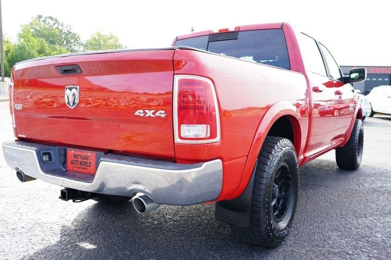 RAM 1500 4WD Crew Cab 140.5" Laramie 2016
