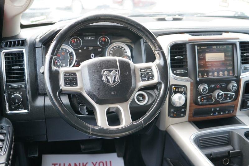 RAM 1500 4WD Crew Cab 140.5" Laramie 2016