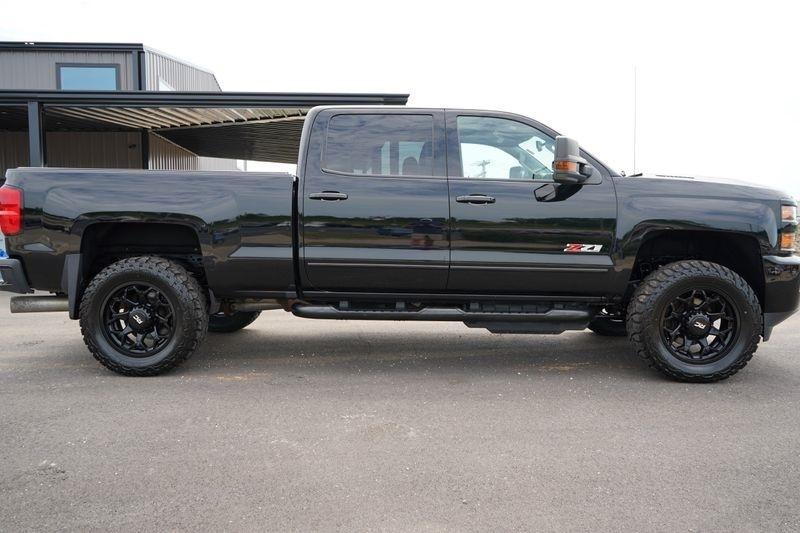 Chevrolet Silverado 2500HD 4WD Crew Cab 153.7" LTZ 2018