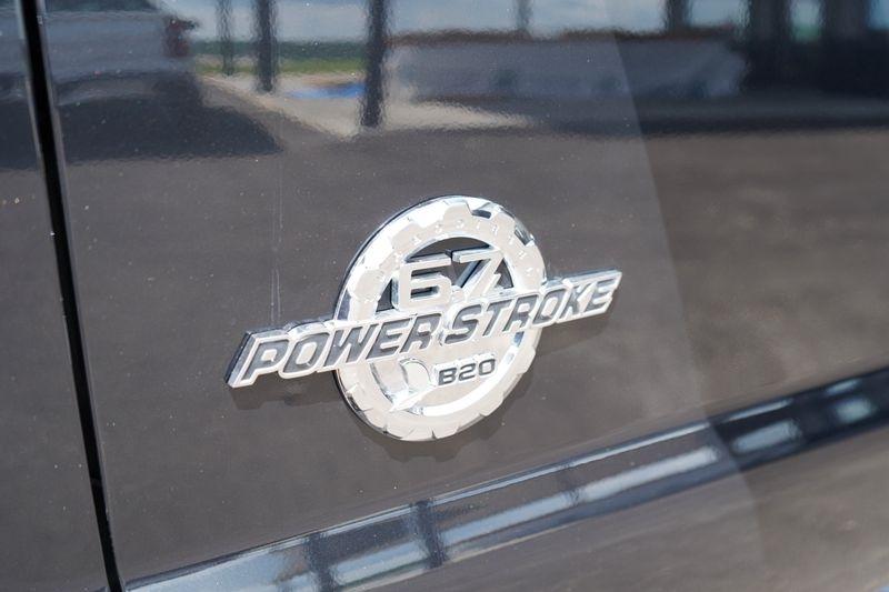Ford Super Duty F-350 SRW Lariat 4WD Crew Cab 6.75' Box 2015