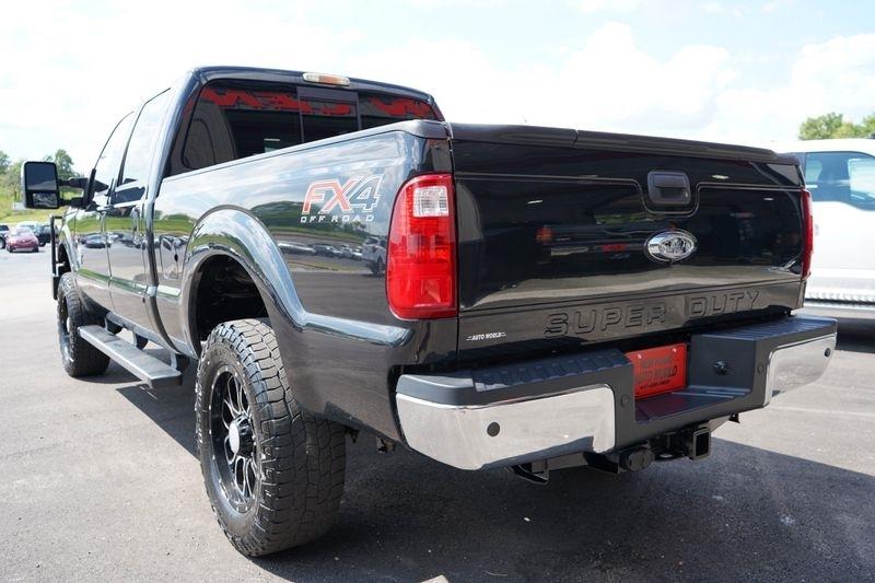 Ford Super Duty F-350 SRW Lariat 4WD Crew Cab 6.75' Box 2015