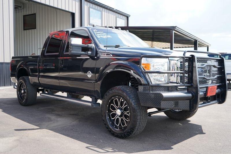 Ford Super Duty F-350 SRW Lariat 4WD Crew Cab 6.75' Box 2015